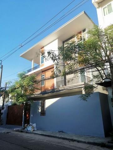  ให้เช่าบ้านเดี่ยว 3 ชั้น ย่านประชาชื่น เหมาะพักอาศัย หรือทำโฮมออฟฟิศ