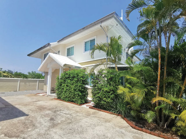 ขายด่วน บ้านเดี่ยว และ อพาร์ทเม้นต์ 18 ห้อง ซอยเจ้าสัว ตำบลสุรนารี อำเภอเมืองนครราชสีมา จังหวัดนครราชสีมา 