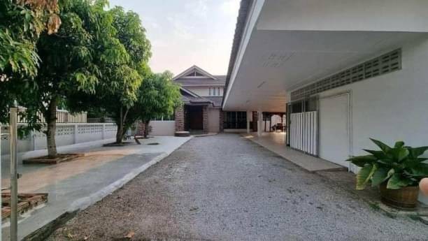 ให้เช่า 25,000 บาท/เดือน บ้าน 2 ชั้น #โซนสันทราย 5 นอน 7 น้ำ บ้านนอกโครงการ ใกล้ตลาดป่าเหมือด เหมาะสำหรับการพักผ่อน 