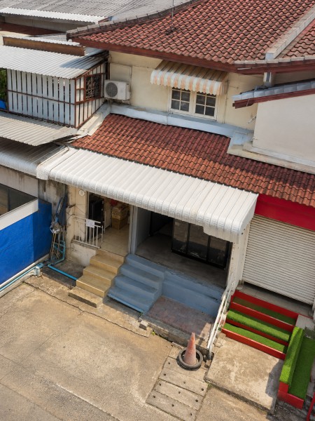 ร้านค้าห้องกระจก 1 น้ำ ฟิวเจอร์พาร์ค รังสิต 4.8 กม. ถ.เอกทักษิณ  ใกล้ ม.รังสิต 350 ม. พื้นที่ 9.5 ตร.ว. 38 ตร.ม.
