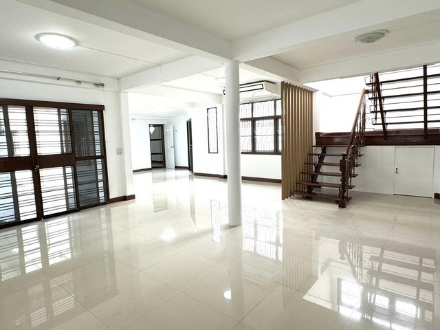 ให้เช่าHomeoffice 2ชั้นหลังมุม 405 ตร.ม.ย่านลาดพร้าว48สุทธิสารใกล้MRTภาวนา,MRTสุทธิสาร