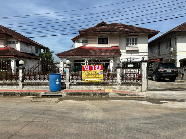 ขายบ้านเดี่ยว  106.2 ตร.วา หมู่บ้านทิพย์นคร สวนธน  ซอยประชาอุทิศ76 แยก5  ใกล้ทางด่วนเส้นกาญจนาภิเษก   ZTK147