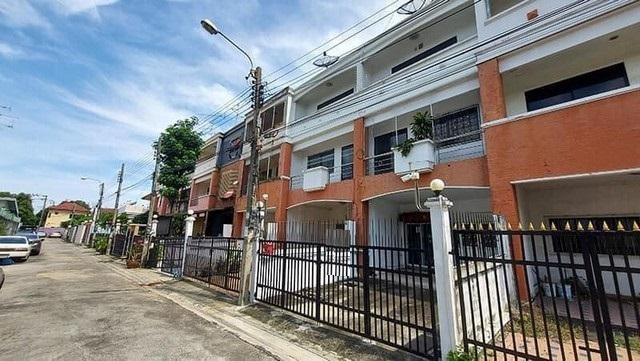 ให้เช่า home office 3 ชั้น 250 ตรม.ทำเลอ่อนนุช-บางจาก ถนนสุขุมวิท 93  ใกล้ BTSบางจากและอ่อนนุช จดทะเบียนบริษัทได้  รหัสTO1301